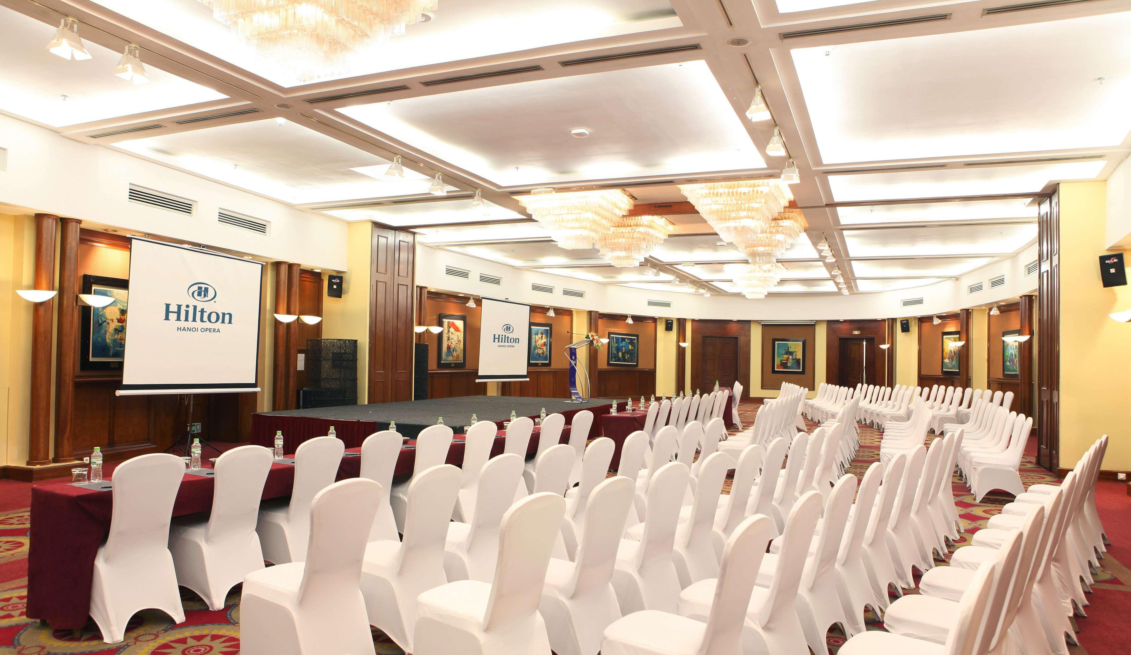 Hilton Hanoi Opera Exterior foto