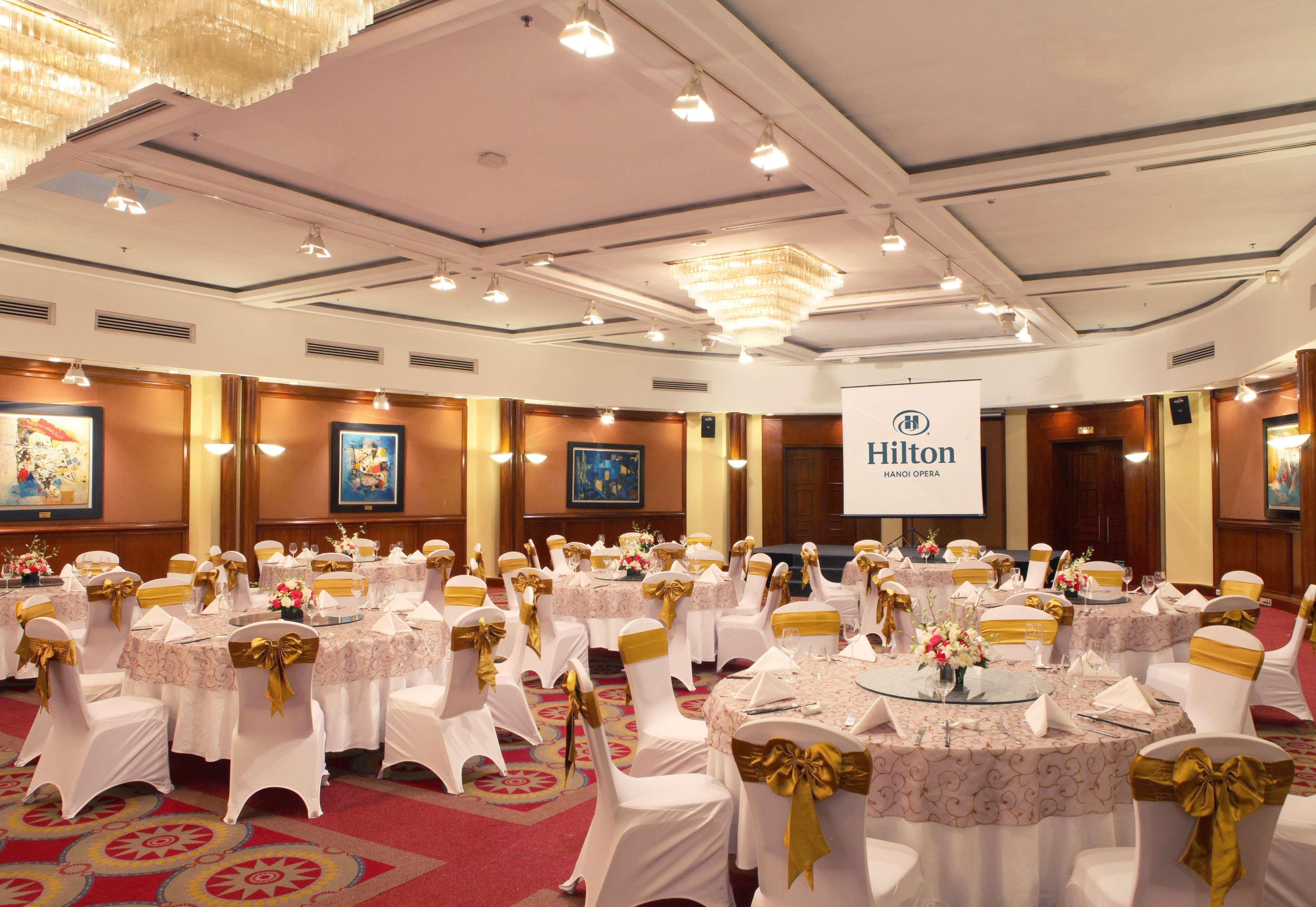 Hilton Hanoi Opera Exterior foto